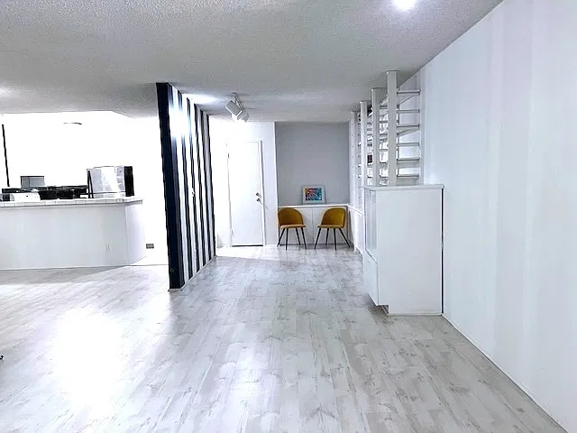11645 Montana Ave — Photo 2
