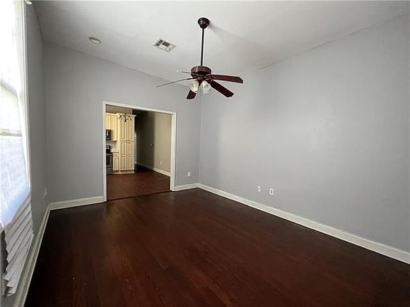 2nd image of 2622 Lavender St