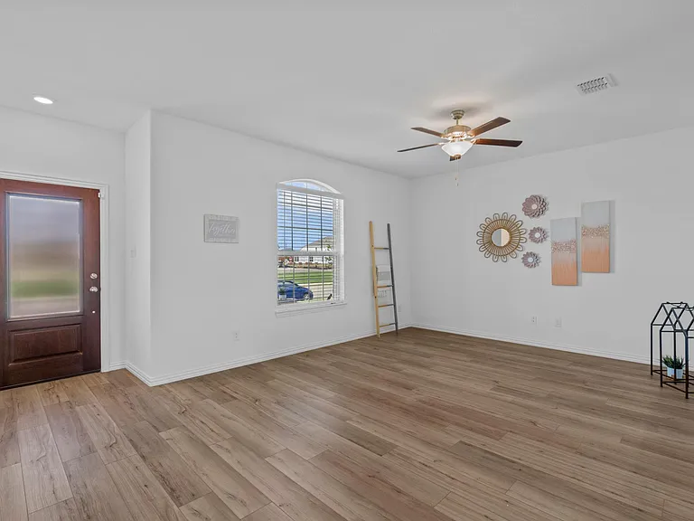 3028 Howerton Dr — Photo 4