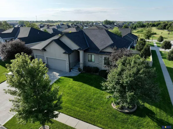 2953 Forest Ave, Lincoln, NE 68508