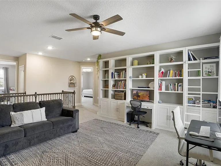 8414 Vivaro Isle Way — Photo 24