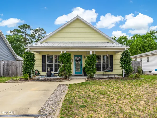 131 NE 33rd Street, Oak Island, NC 28465
