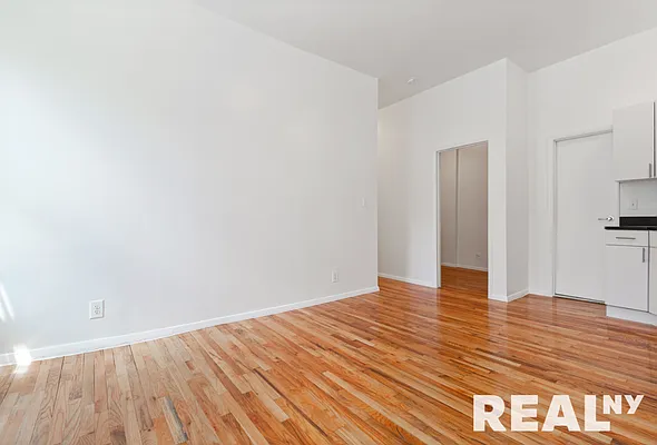 Rented by REAL New York | media 7