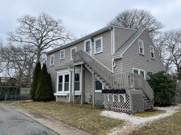 16 Lieutenant Hauser Ln #3, Falmouth, MA 02540