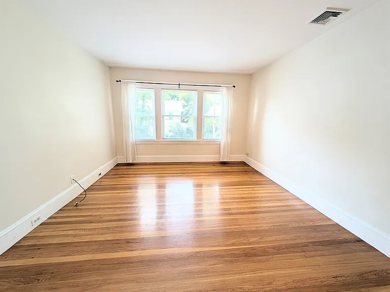 184 Parmenter Rd #2 — Photo 3