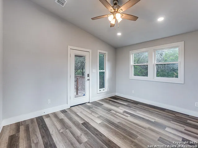 2 bed, 2.0 bath, 1140 sqft, $1,725 — Photo 3