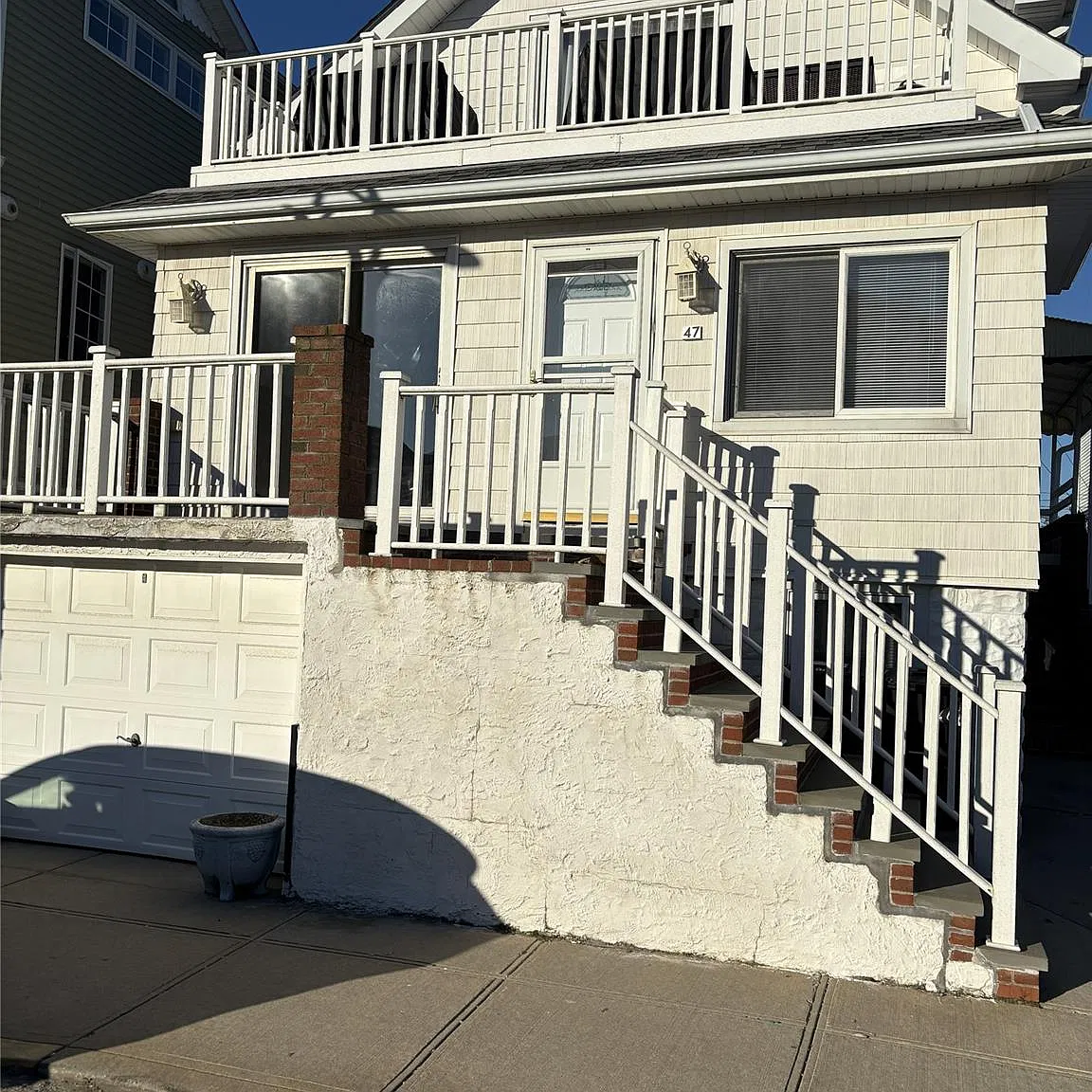 3 bed, 1.5 bath, 1656 sqft, $4,200 — Photo 1