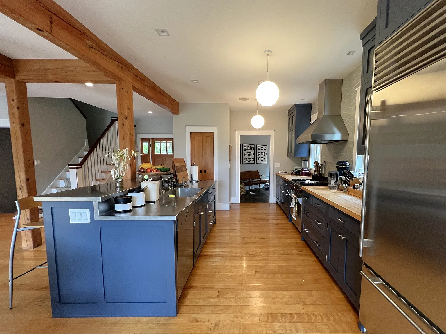4 bed, 4.5 bath, 4000 sqft, $14,500 — Photo 4