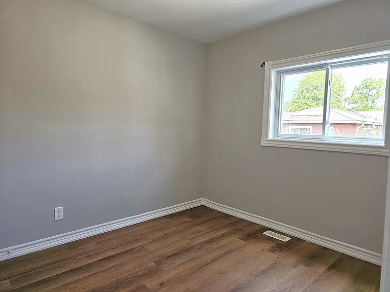 8392 Willoughby Dr — Photo 8