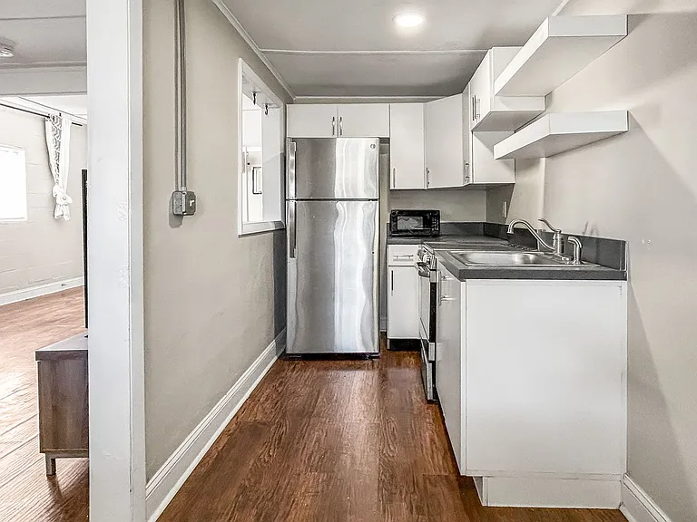 1515 E 31st Ave — Photo 8