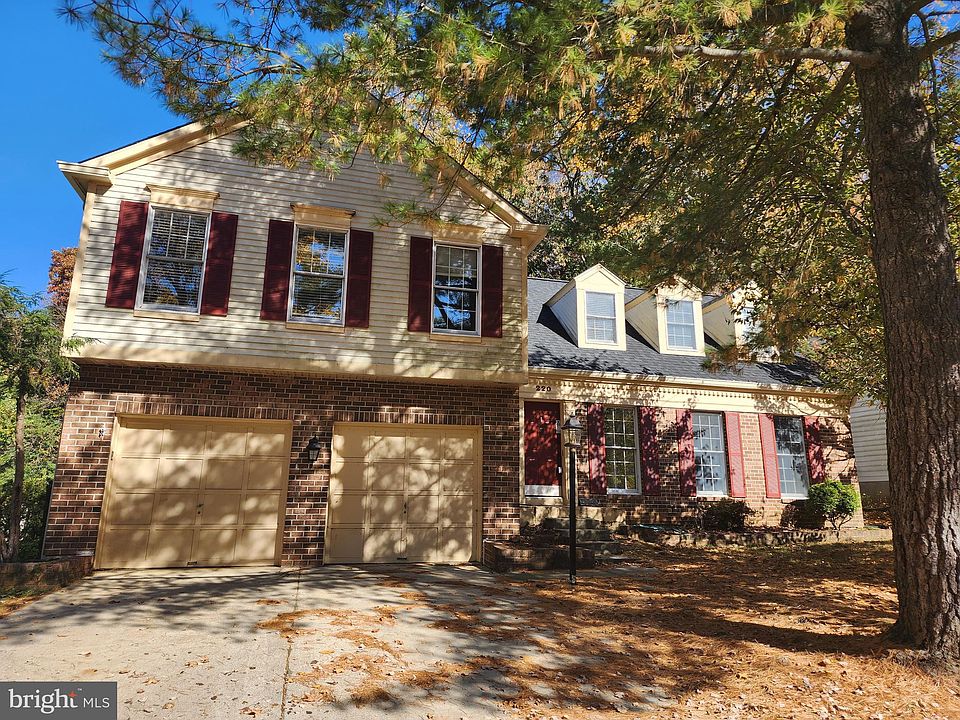 1st image of 220 Autumn Chase Dr
