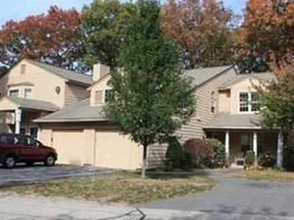 5 Nipmuc Trl #B, North Providence, RI 02904