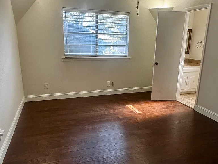 613 Overland Trl — Photo 15