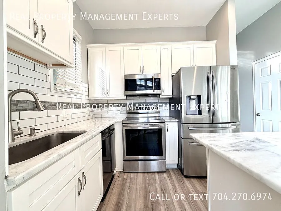 Beautiful 2BR/2BA Condo in Charlotte! — Photo 2