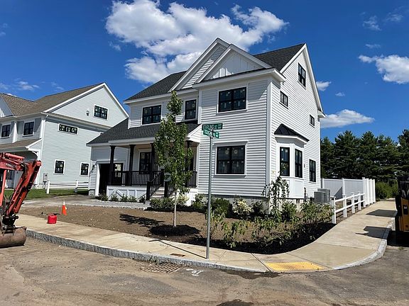 3rd image of 16 Starling St