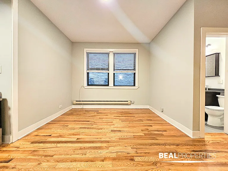 4546 North Damen — Photo 4