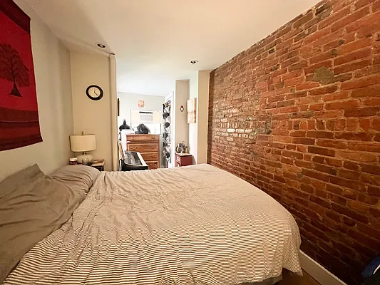 Rented by Pear NYC LLC | media 23