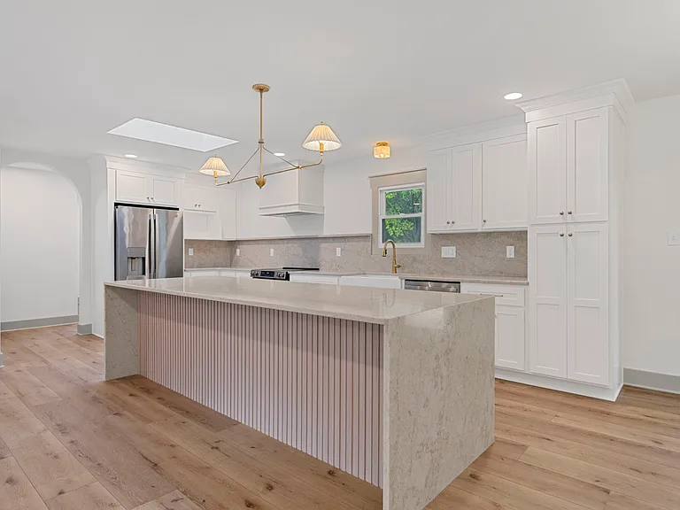 460 Hilltop Trl — Photo 12