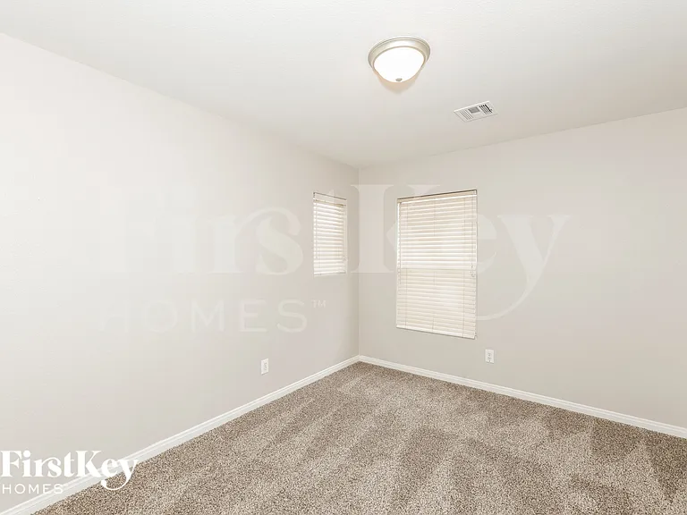 6245 Maidenhair Fern Ct — Photo 13