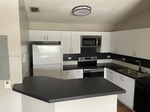 3650 N 56th Ave APT 519, Hollywood, FL 33021