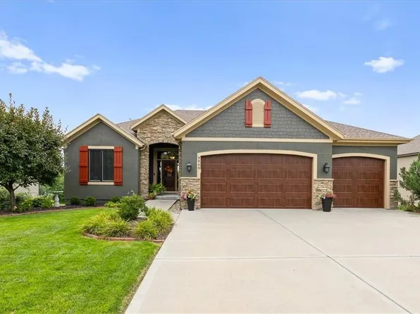 9949 Warwick St, Lenexa, KS 66220