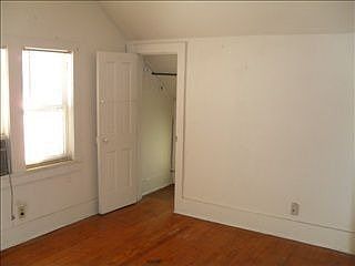 4th image of 1418 W Lexington Ave