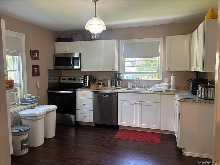 108 Hooker Ave — Photo 10