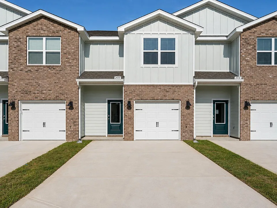 2430 Cliff Hollow Cir