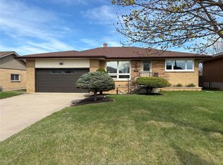 22 Roger St, Leamington, ON N8H 3N9