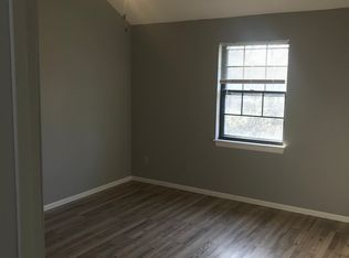 457 NE Churchill St, Lees Summit, MO 64086