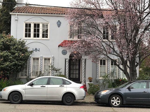 2nd image of 387 Orange St