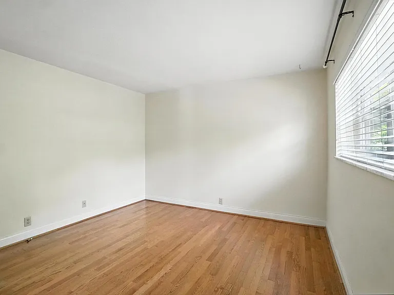 2270 Madison Rd #1B — Photo 31
