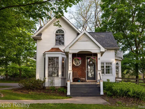 5100 Perry Rd, Grand Blanc, MI 48439