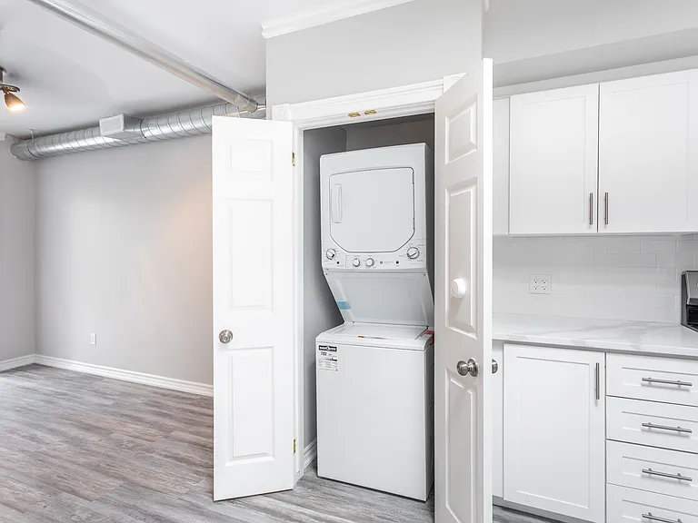 1141 Main St E #2 — Photo 5