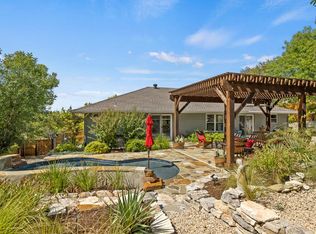 419 NW Forest Ridge Dr, Kerrville, TX 78028