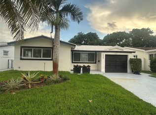 526 S Rainbow Dr, Hollywood, FL 33021