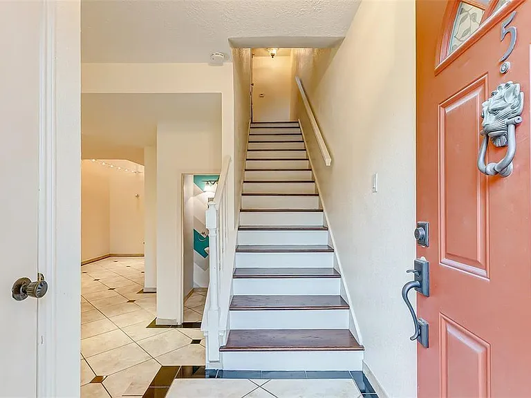 7350 Kirby Dr #5 — Photo 3