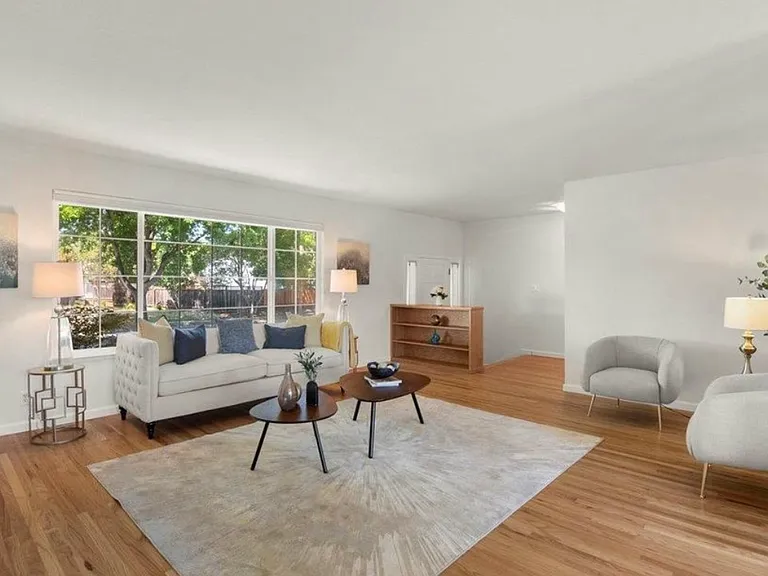 1033 W Knickerbocker Dr — Photo 5