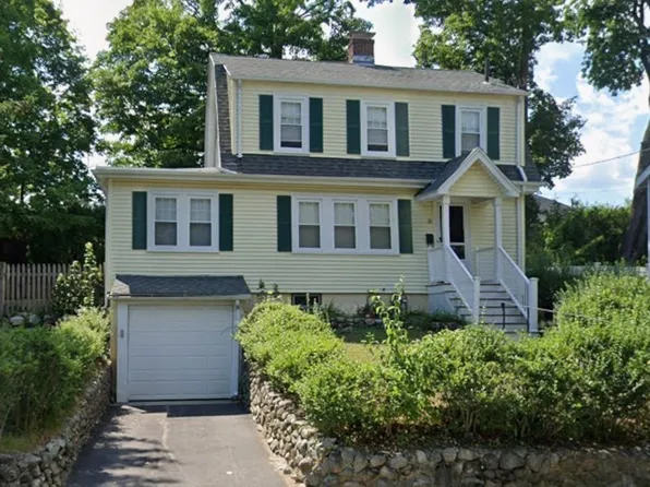 31 Plymouth Rd, Needham, MA 02492