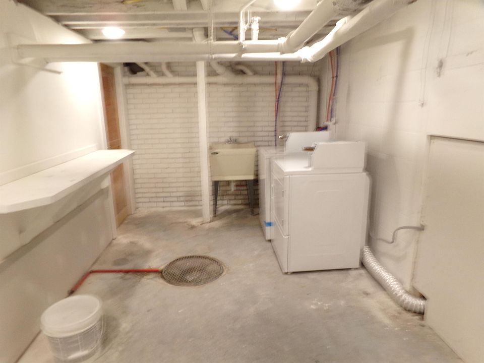 1st image of 703 N 32nd St #4