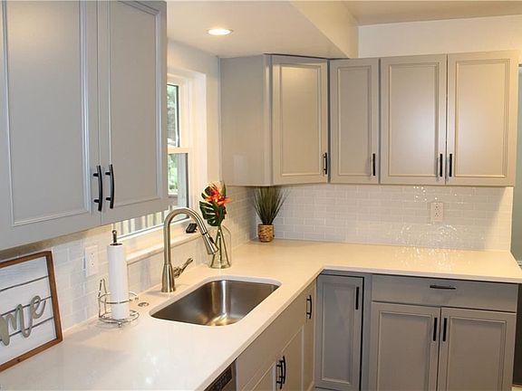 5th image of 5393 Wellesley Ave