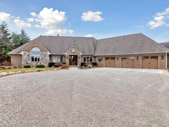 7571 Beard Rd, Avoca, MI 48006