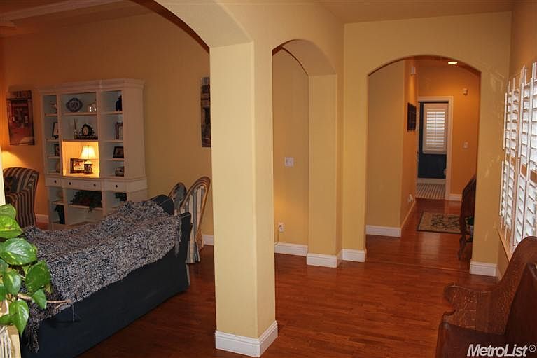 1st image of 2577 Poppy Dr