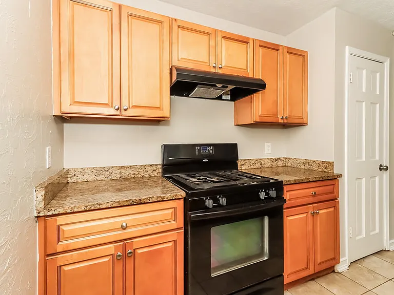155 Sunny Ln — Photo 8