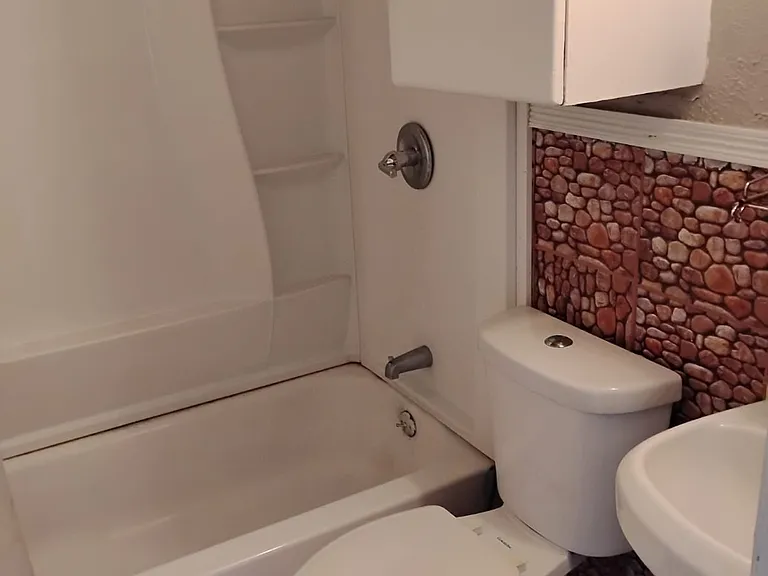 4805 Collins Ave — Photo 19