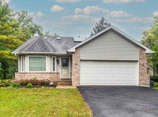 223 Delia Dr, Wauconda, IL 60084