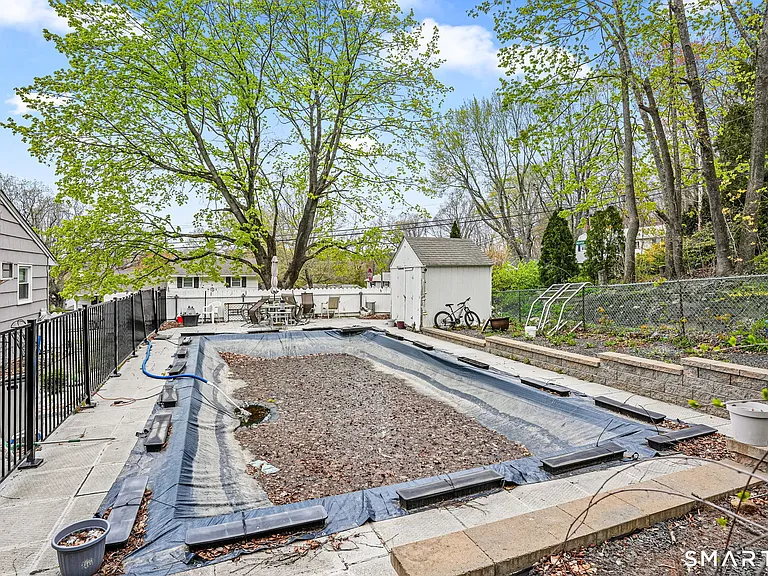 7 Newport Dr — Photo 30