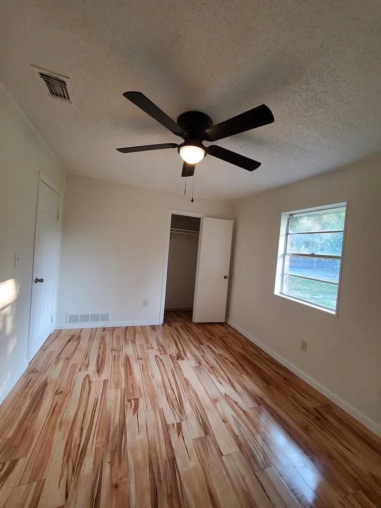 3 bed, 1259 sqft, $1,195 — Photo 4