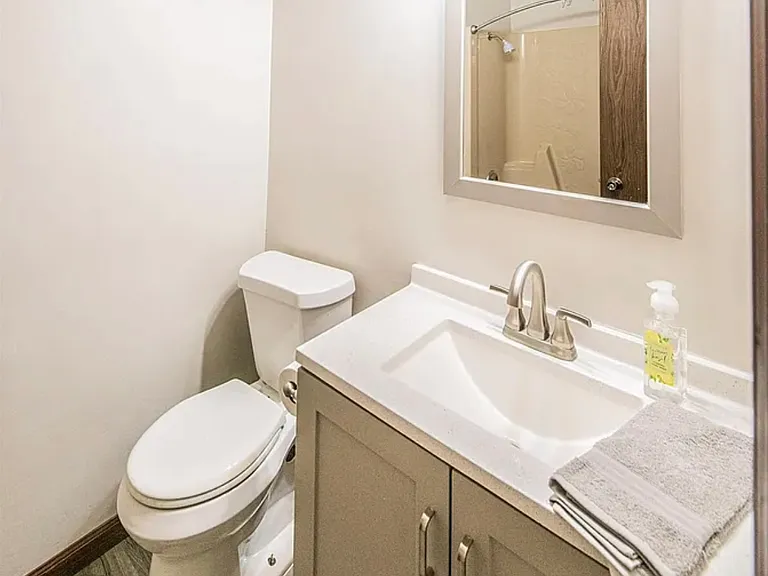 830 Sanders Ave — Photo 15