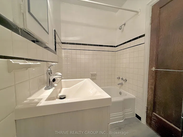 50 Ridout St S #6 — Photo 6